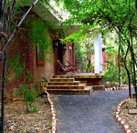 Lemon Tree Wildlife Resort, Bandhavgarh Tala  Экстерьер фото