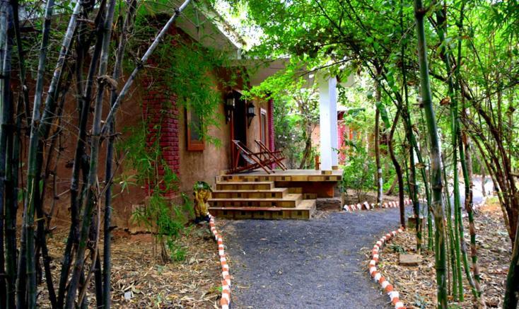 Lemon Tree Wildlife Resort, Bandhavgarh Tala  Экстерьер фото