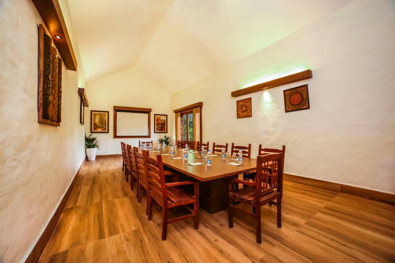 Lemon Tree Wildlife Resort, Bandhavgarh Tala  Экстерьер фото