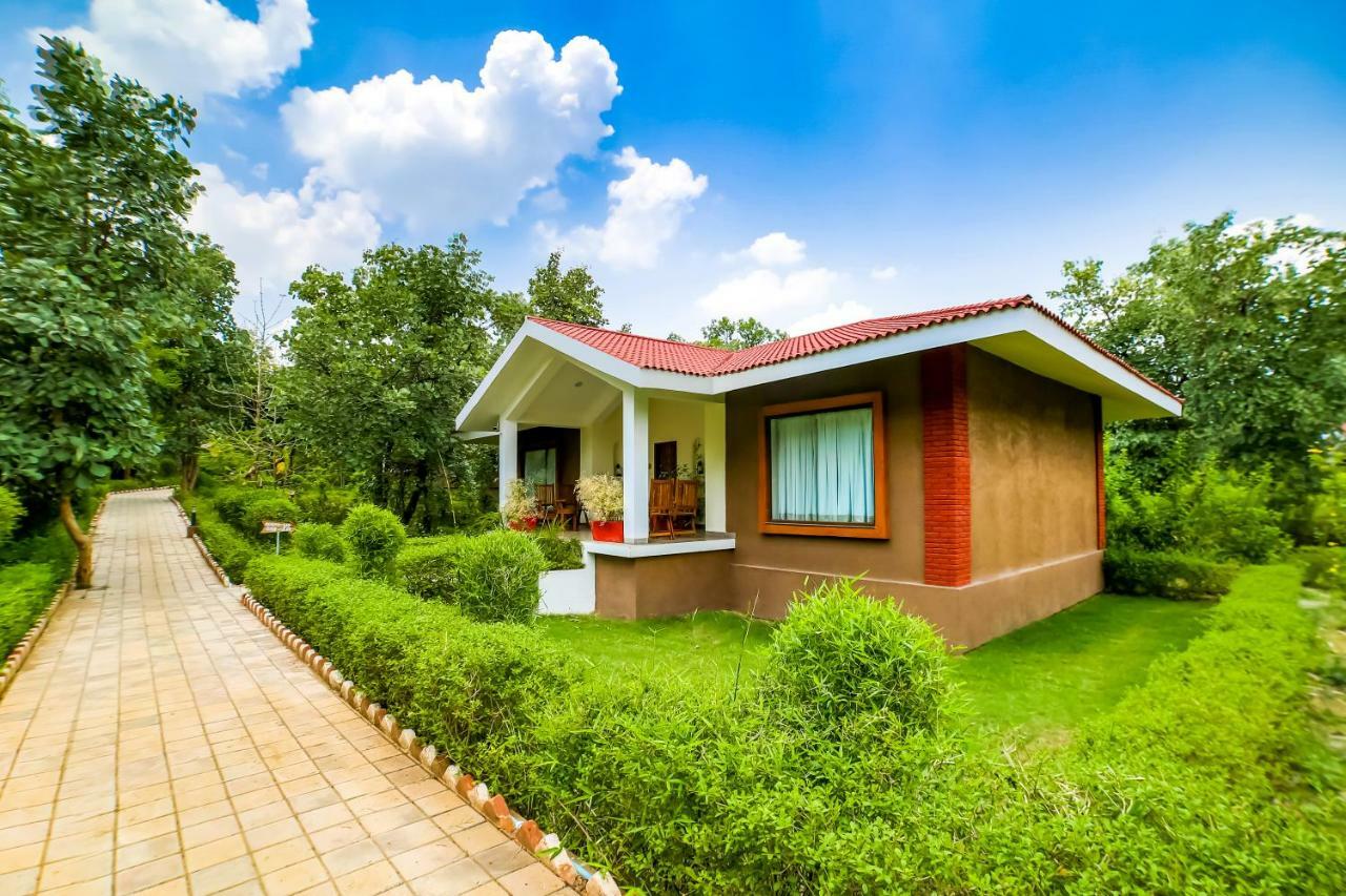 Lemon Tree Wildlife Resort, Bandhavgarh Tala  Экстерьер фото